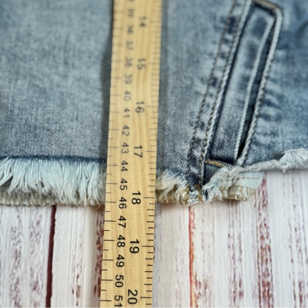 KanCan Women's Frayed Hem Cropped Jean Jacket Size Medium - Picture 6 of 7